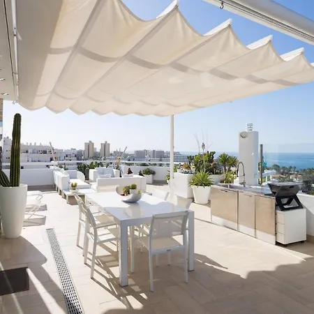 Modern & Spectacular Ocean View ,wifi,beach Front. Appartement