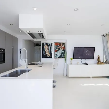 Appartement Modern & Spectacular Ocean View ,wifi,beach Front. *
