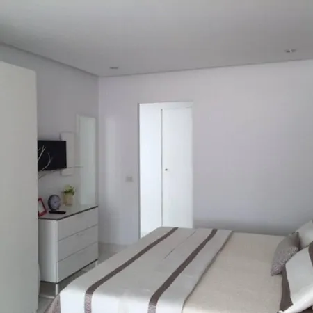 Modern & Spectacular Ocean View ,wifi,beach Front.