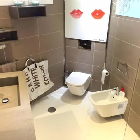 Apartament Modern & Spectacular Ocean View ,wifi,beach Front. *