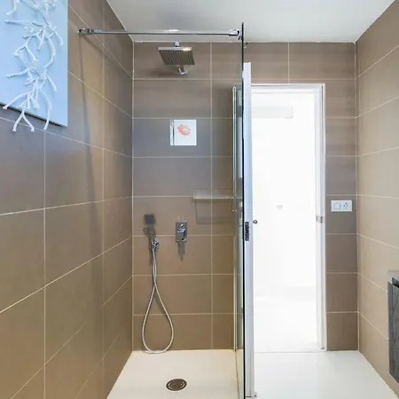 Modern & Spectacular Ocean View ,wifi,beach Front. Apartament *