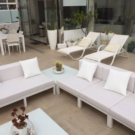Modern & Spectacular Ocean View ,wifi,beach Front.