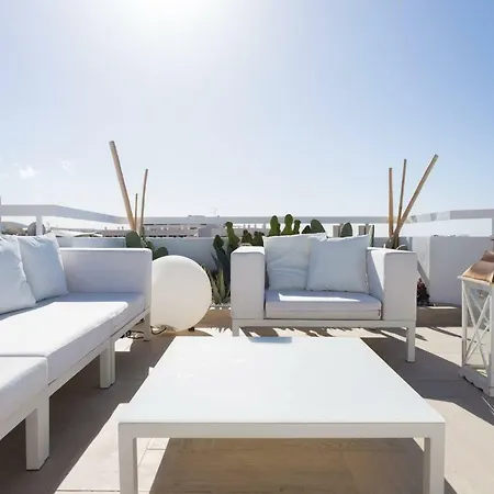 Διαμέρισμα Modern & Spectacular Ocean View ,wifi,beach Front. *