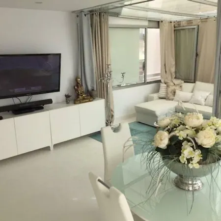 Modern & Spectacular Ocean View ,wifi,beach Front. Διαμέρισμα *
